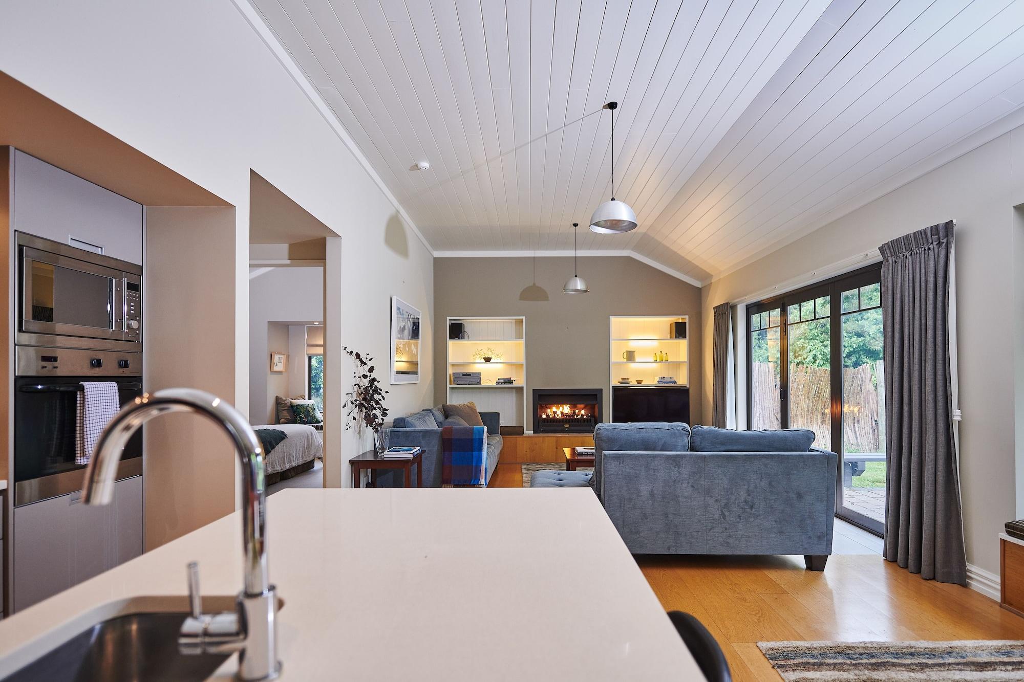 Parehua Resort Martinborough Exterior foto Interior of a house
